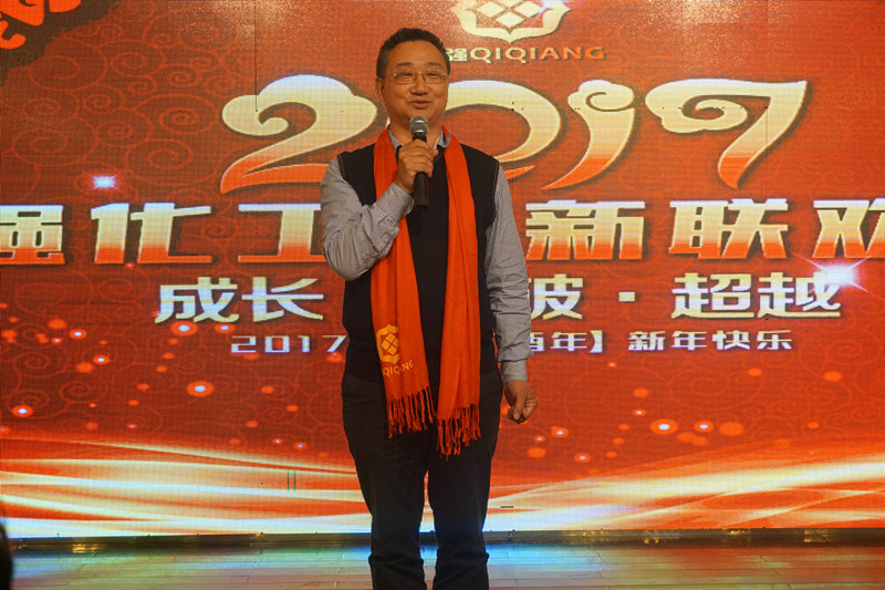 广东省门业协会秘书长徐生发表致辞.jpg